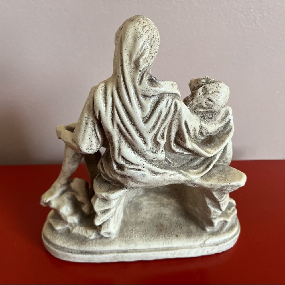 Vintage Michelangelo Pieta Jesus Mary Art Sculpture. This is old, stored cabinet - Picture 8 of 10